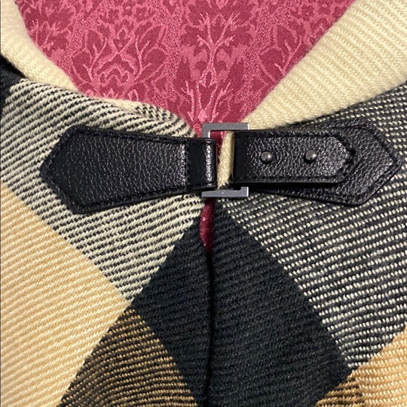 Women's Sonoma  Goods  For Life  Buffalo Plaid Print Toggle Poncho Fits XL NEW - Picture 5 of 9